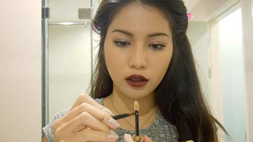 ผิวแทนแต่งปากแดงยังไงให้สวย ผิวแทนแต่งปากแดงยังไงให้สวย