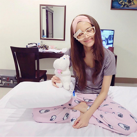 นางเอกพลับพลึงสีชมพู