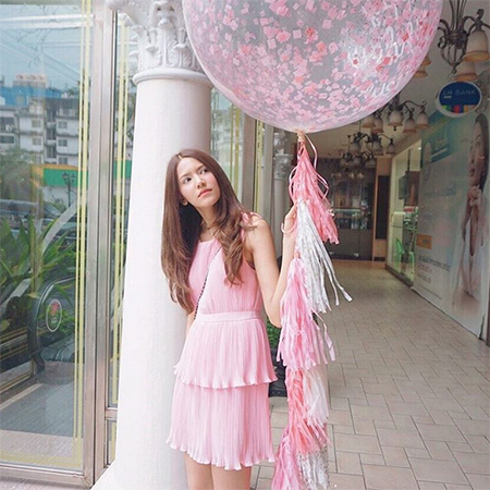 นางเอกพลับพลึงสีชมพู