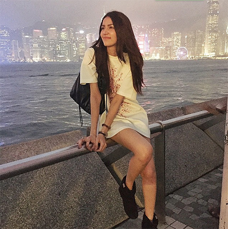 นางเอกพลับพลึงสีชมพู