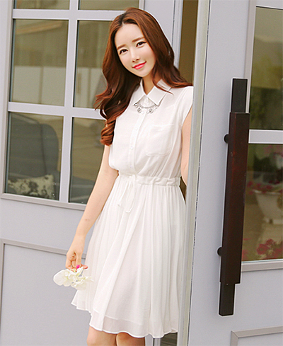 ชุดเดรสสีขาว ชุดเดรสสีขาว