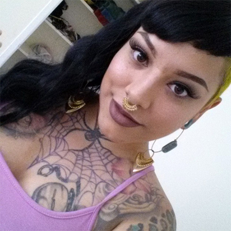 รอยสักเนินอกสวย ๆ