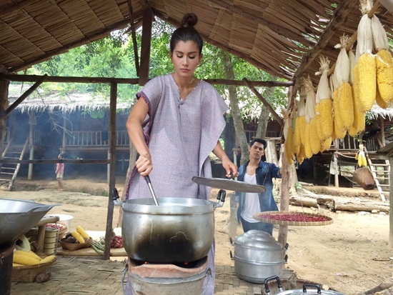 คนละโลก