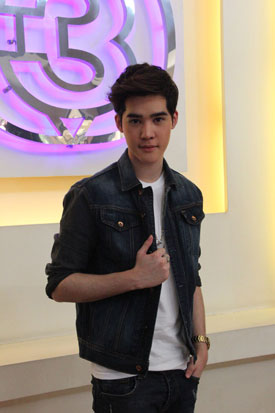 ใต้เงาจันทร์