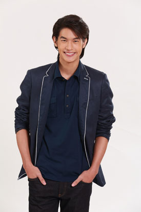 ใต้เงาจันทร์