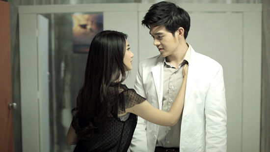 กานดา อาร์สยาม MV เพลง ขมคอ
