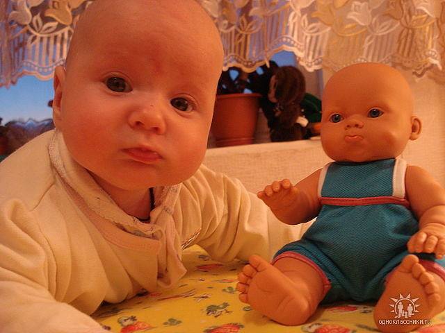 เด็กหน้าเหมือนตุ๊กตา