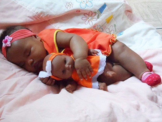 เด็กหน้าเหมือนตุ๊กตา