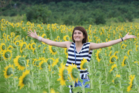 ใต้เงาจันทร์