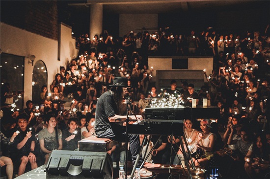 Greasy Cafe Live at Pridi Institute