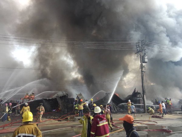 ไฟไหม้แยกกำนันแม้น