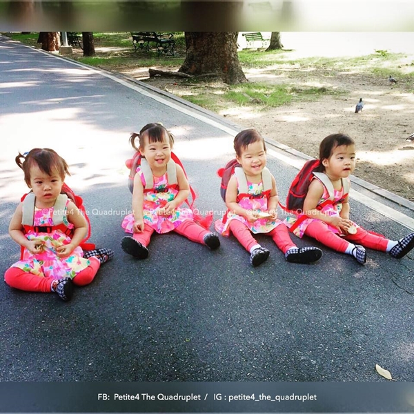 แฝด 4 น่ารัก