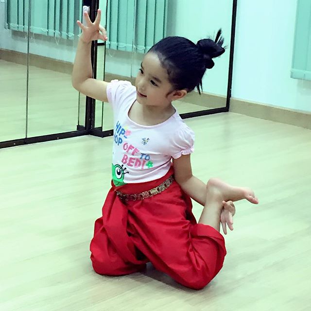 น้องณดา เรียนรำไทย