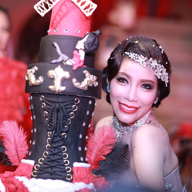 แหวนแหวน ปวริศา จัดปาร์ตี้วันเกิด 31 ปี ชิค ๆ ในธีม มูแลงรูจ 