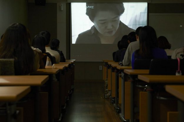 ศูนย์บำบัดนอนในโลงศพเผชิญหน้าความตาย