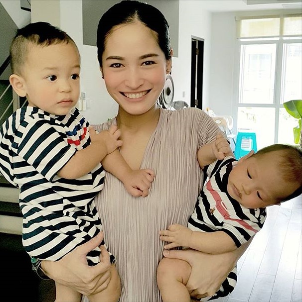 พลอย พลอยพรรณ