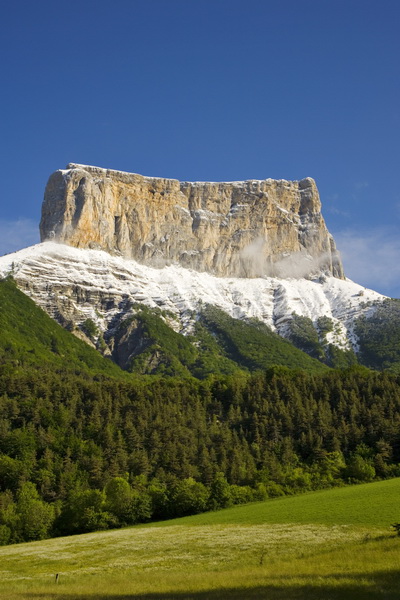 ภูเขา Mont Aiguille ประเทศฝรั่งเศส