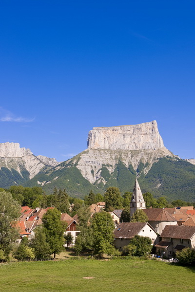 ภูเขา Mont Aiguille ประเทศฝรั่งเศส