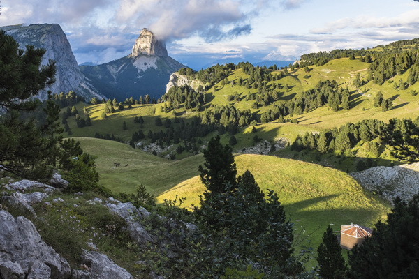 ภูเขา Mont Aiguille ประเทศฝรั่งเศส