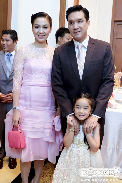 งานแต่ง เอมมี่ เจมส์