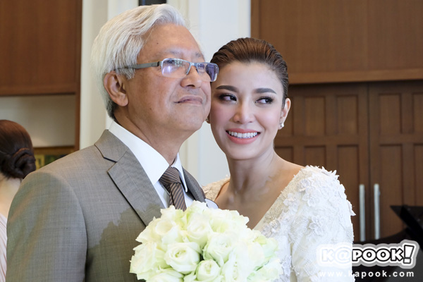 งานแต่ง เอมมี่ เจมส์