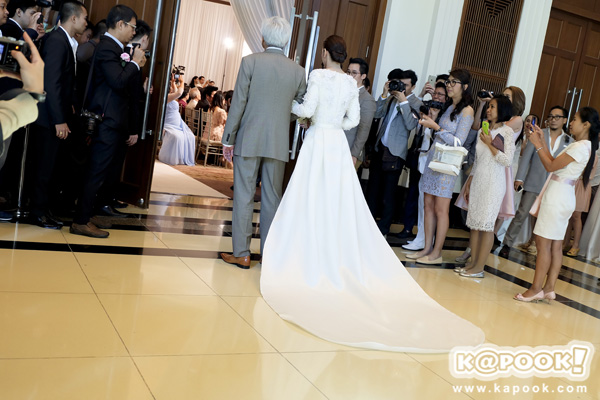 งานแต่ง เอมมี่ เจมส์