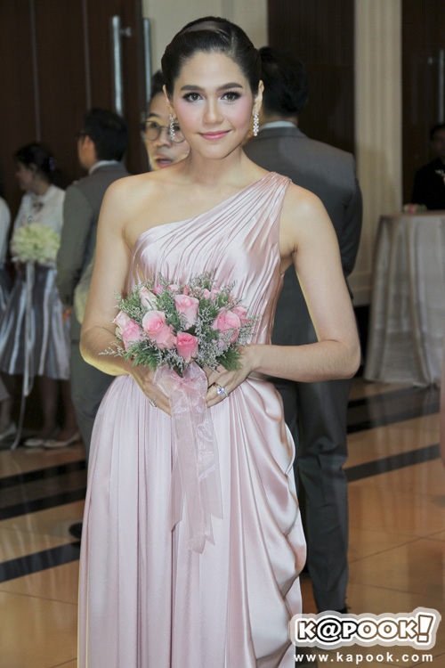 งานแต่ง เอมมี่ เจมส์