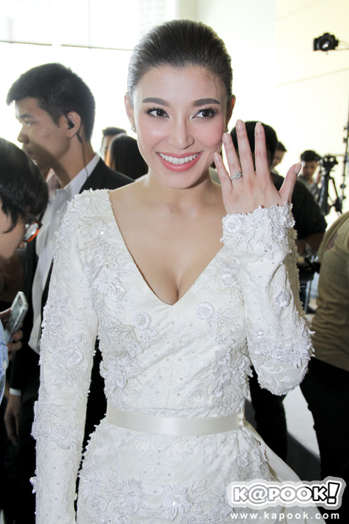 งานแต่ง เอมมี่ มรกต