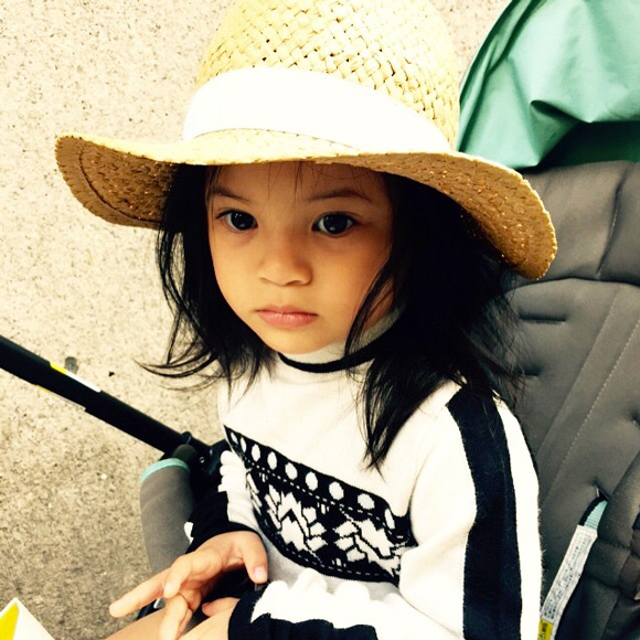แฟชั่นเซตเท่ ๆ ของ น้องบีน่า บรู๊คลิน