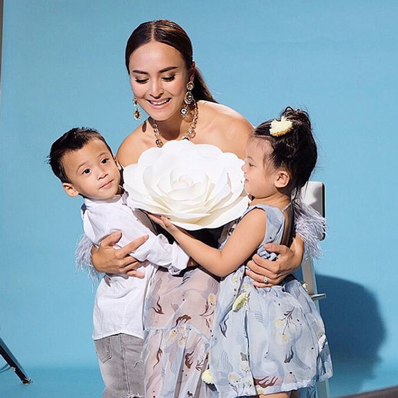 แฟชั่นเซตเท่ ๆ ของ น้องบีน่า บรู๊คลิน