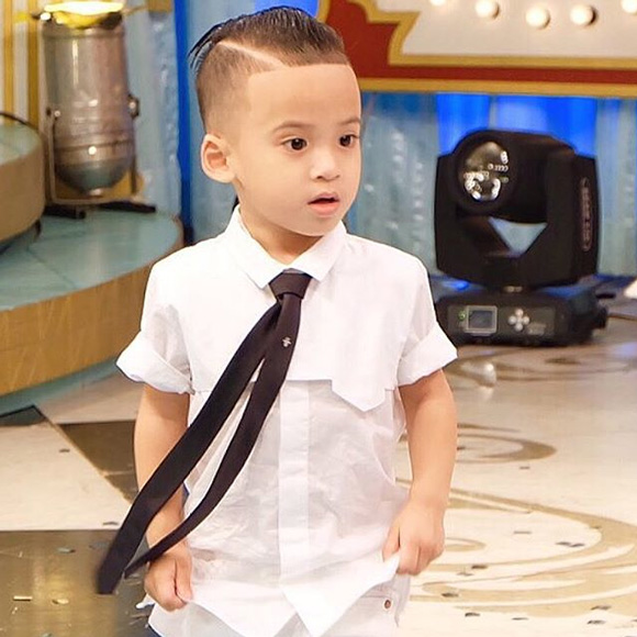 แฟชั่นเซตเท่ ๆ ของ น้องบีน่า บรู๊คลิน