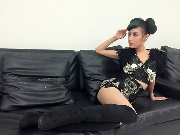 เด็บบี้ บาซู