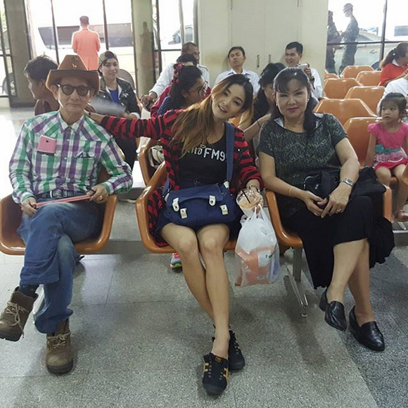 แคนดี้ รากแก่น