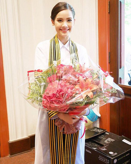 ญาญ่า อุรัสยา รับปริญญา