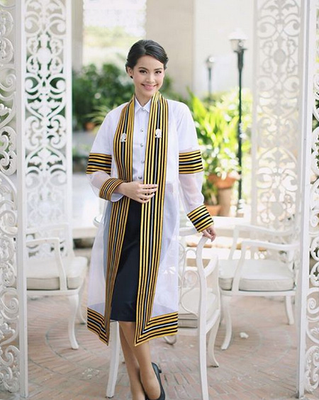 ญาญ่า อุรัสยา รับปริญญา