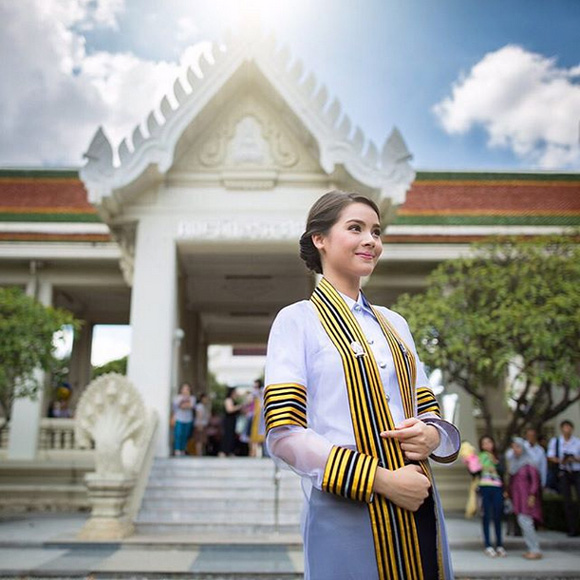 ญาญ่า อุรัสยา รับปริญญา