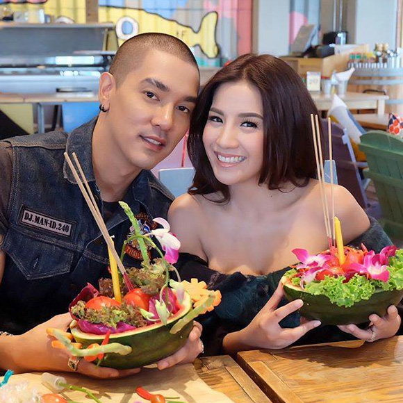 ดาราลอยกระทง วันลอยกระทง 2558