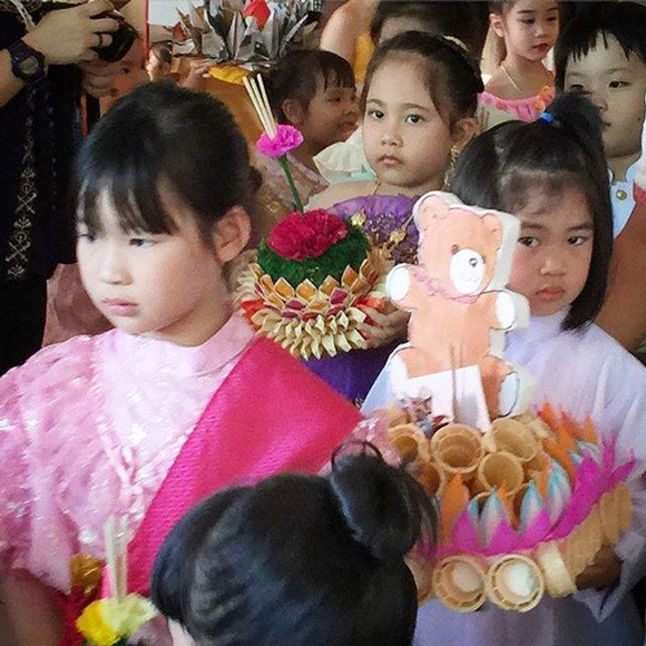 ดาราลอยกระทง วันลอยกระทง 2558