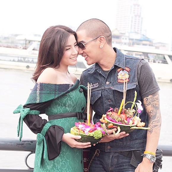 ดาราลอยกระทง วันลอยกระทง 2558