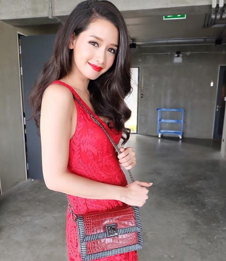 โม อมีนา