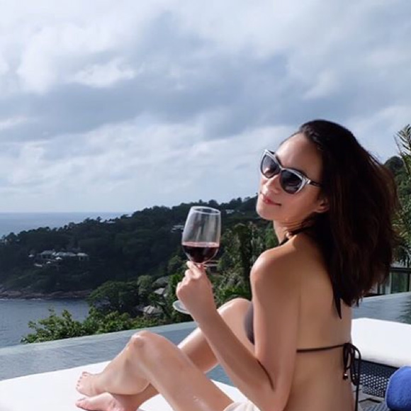 บี น้ำทิพย์ บิกินี่