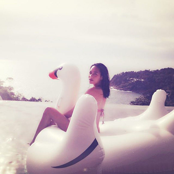 บี น้ำทิพย์ บิกินี่