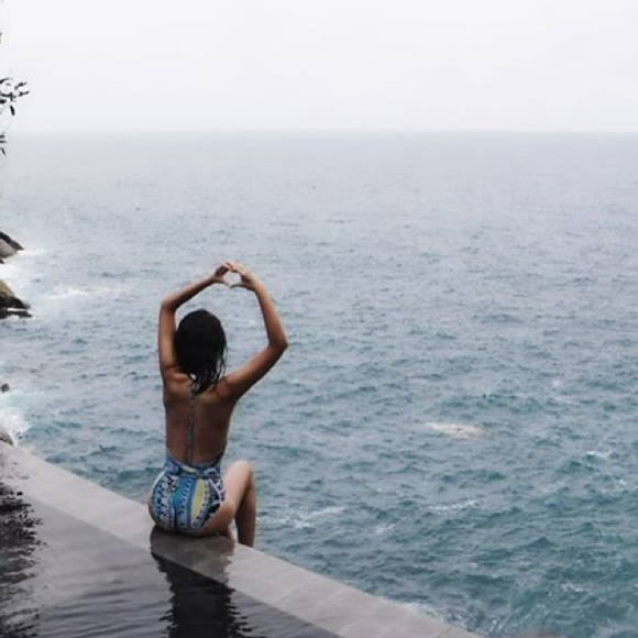 บี น้ำทิพย์ บิกินี่