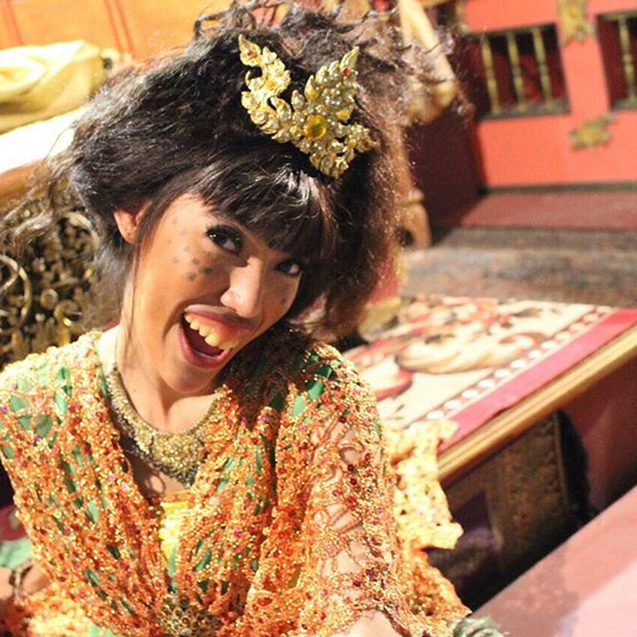 เดียร์ ดาริน นางเอกแก้วหน้าม้า