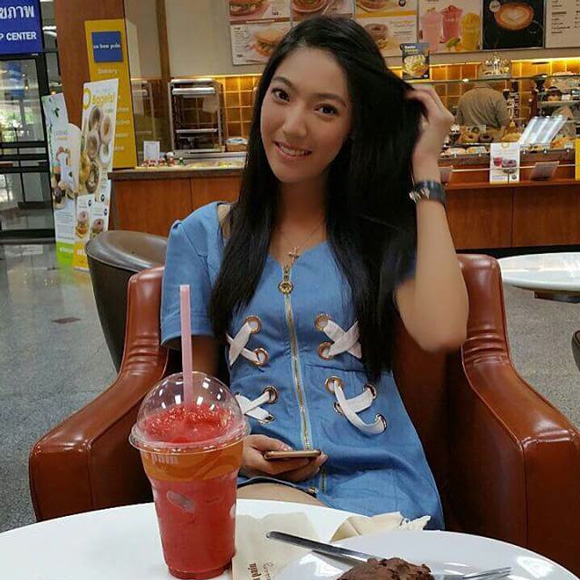 เดียร์ ดาริน นางเอกแก้วหน้าม้า