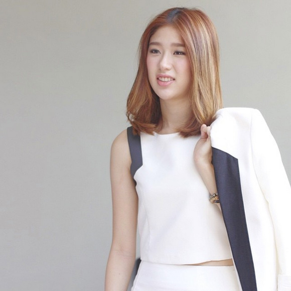 แก้ว จริญญา