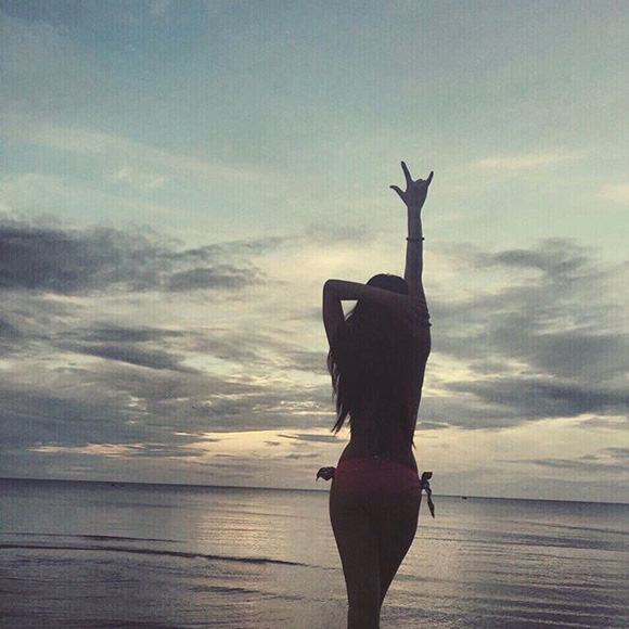 จูน ปฤมาศ จูน Sister monday ชุดว่ายน้ำ