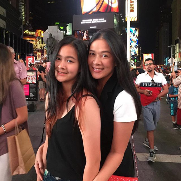 กบ ปภัสรา - เอ๋ พรทิพย์ ครบรอบแต่งงาน15 ปี