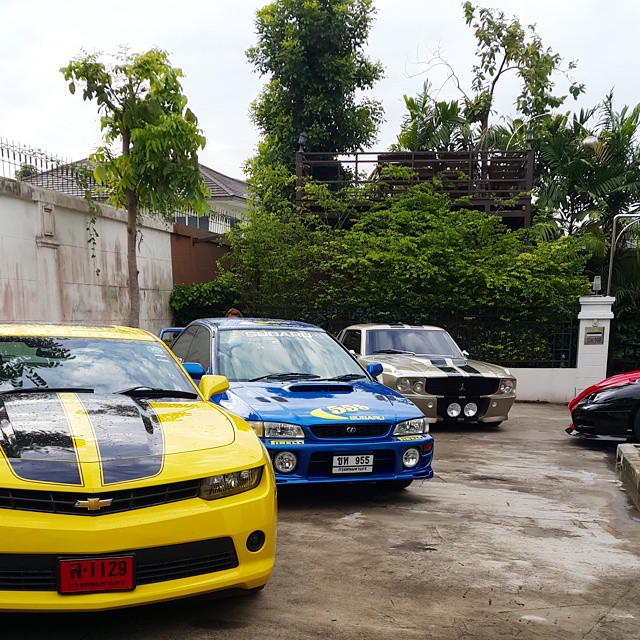 คลังรถสปอร์ต ดีเจเพชรจ้า