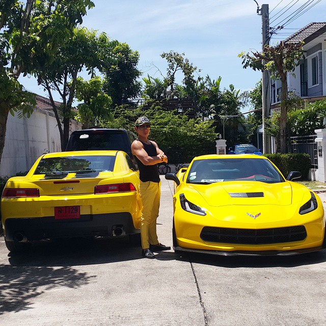 คลังรถสปอร์ต ดีเจเพชรจ้า